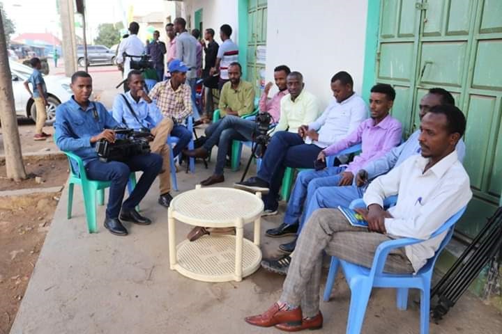 A group of journalists gather after they were barred from covering South West State (SW) event in Baidoa, 16 Jan,2020.