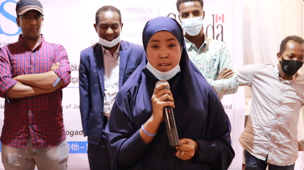 SJS Press Freedom coordinator in Galmudug and CBA TV correspondent Maqsuud Abdullahi speaks at the end of the three-day training on media freedom and safety in Mogadishu on Monday 16 August, 2021. | PHOTO CREDIT/SJS.