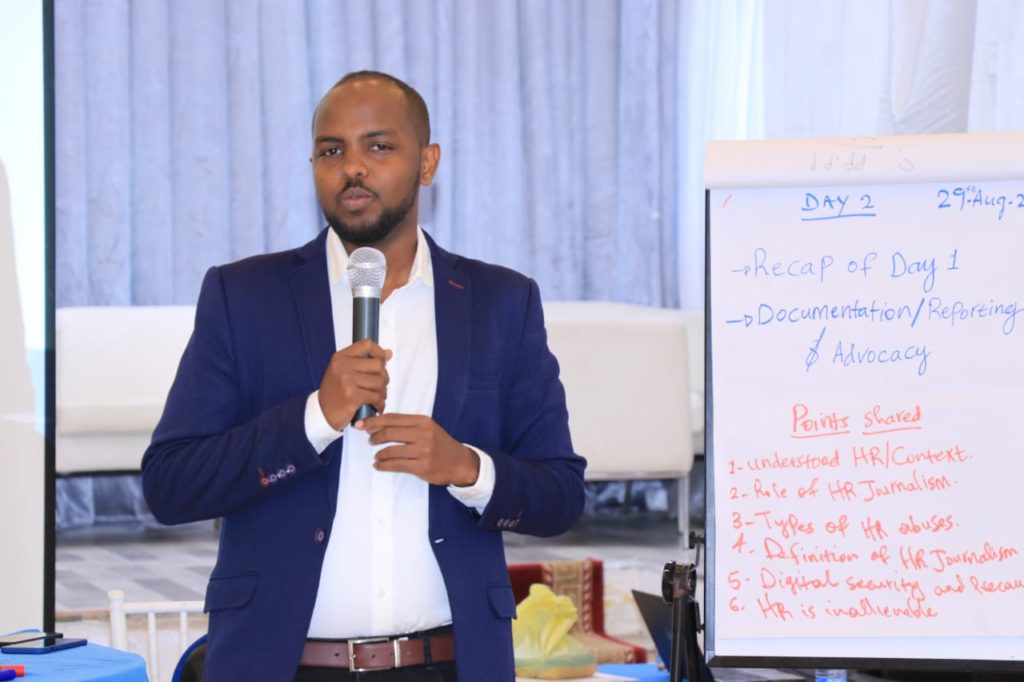 Facilitator Samatar Abdi speaks during the three-day training on human rights journalism in Mogadishu. | PHOTO/ SJS.