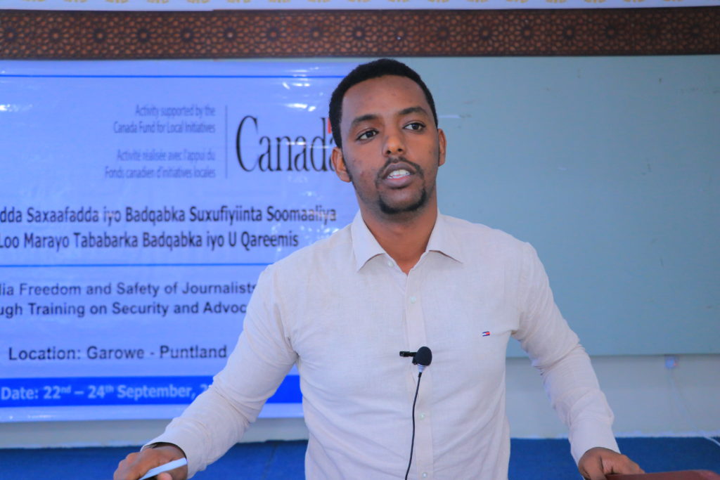 Radio Garowe journalist, Zubeir Sheikh Abdi speaks during the conclusion of a CFLI-funded journalists safety training in Garowe, Puntland on 24 September, 2022. | PHOTO/SJS.