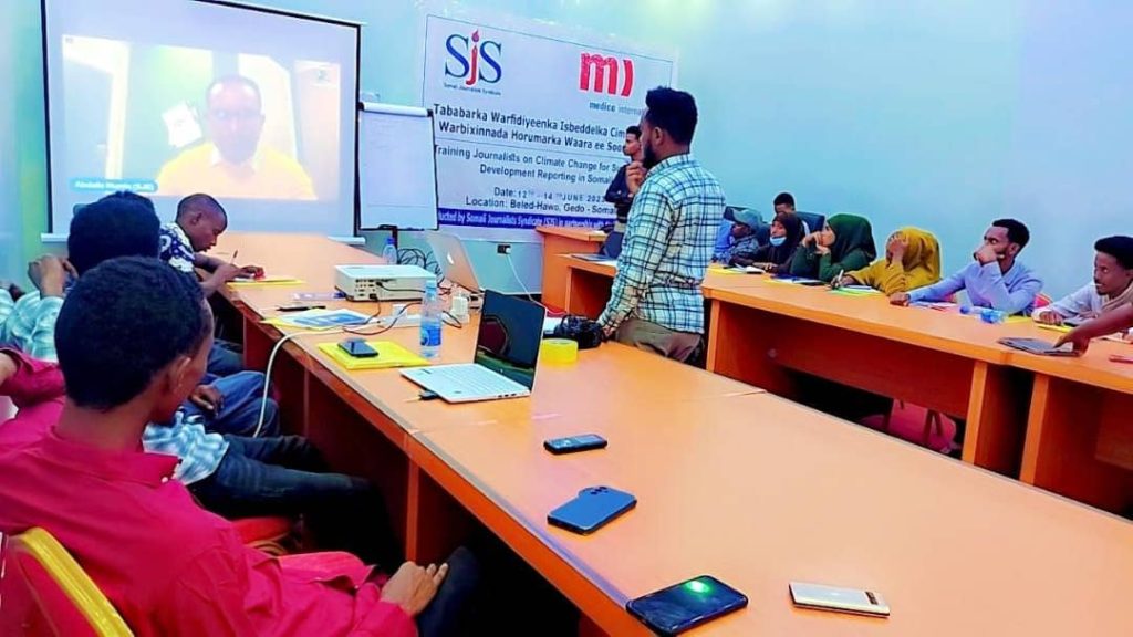 SJS Secretary-General, Abdalle Mumin, joins training participants remotely for a discussion on climate change reporting. | PHOTO/SJS.